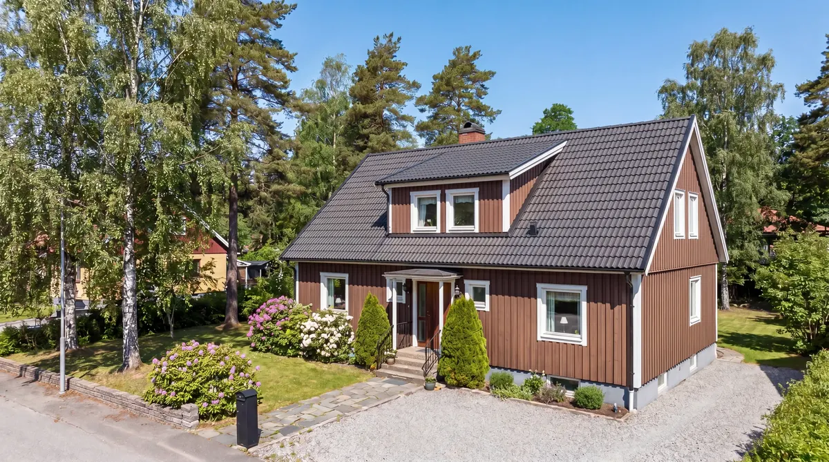 Referensprojekt: Takbyte – betongpannor på villa i Borås
