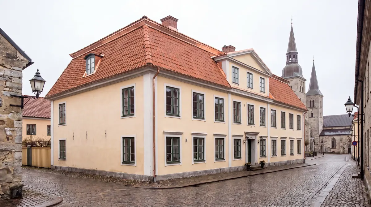 Efter – Renässansvilla i Mariestad centrum – mansardtak i Mariestadstegel